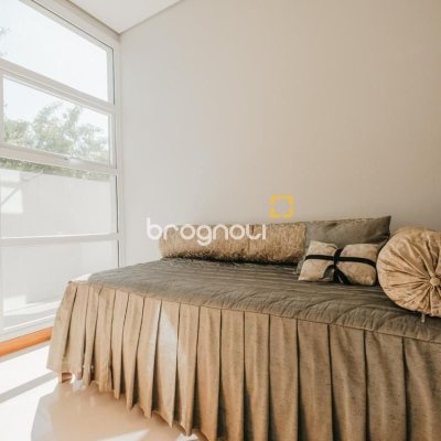 Casa de Condomínio com 287m², 4 quartos (sendo 4 suítes), 2 garagens, no bairro Vargem Grande em Florianópolis