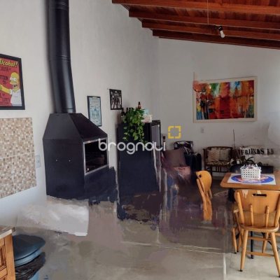 Casa com 326m², 7 garagens, no bairro Estreito em Florianópolis