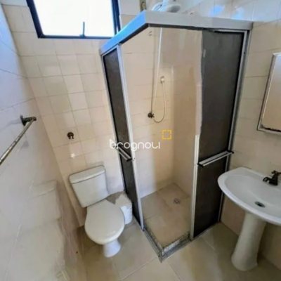 Casa com 326m², 7 garagens, no bairro Estreito em Florianópolis