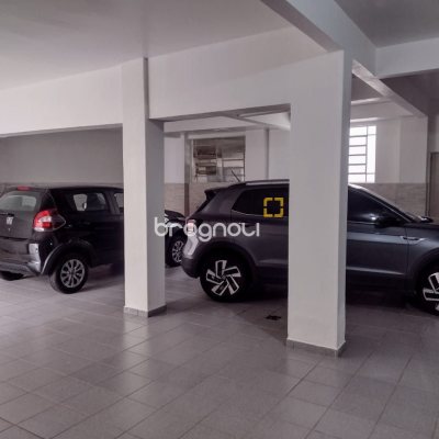 Casa com 326m², 7 garagens, no bairro Estreito em Florianópolis