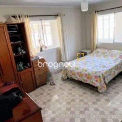 Casa com 169m², 3 quartos (sendo 1 suíte), 2 garagens, no bairro Capoeiras em Florianópolis