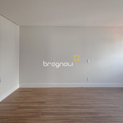 Apartamento com 123m², 3 quartos (sendo 2 suítes), 2 garagens, no bairro Beira Mar Norte em Florianópolis