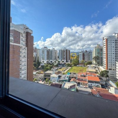 Apartamento com 123m², 3 quartos (sendo 2 suítes), 2 garagens, no bairro Beira Mar Norte em Florianópolis