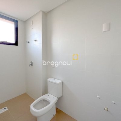 Apartamento com 123m², 3 quartos (sendo 2 suítes), 2 garagens, no bairro Beira Mar Norte em Florianópolis