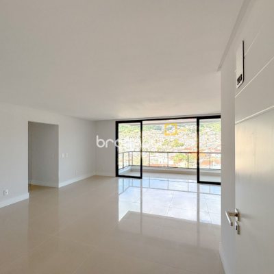 Apartamento com 123m², 3 quartos (sendo 2 suítes), 2 garagens, no bairro Beira Mar Norte em Florianópolis