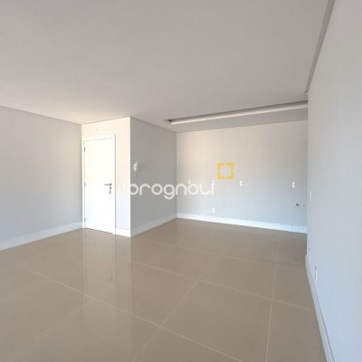 Apartamento com 123m², 3 quartos (sendo 2 suítes), 2 garagens, no bairro Beira Mar Norte em Florianópolis