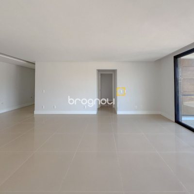 Apartamento com 123m², 3 quartos (sendo 2 suítes), 2 garagens, no bairro Beira Mar Norte em Florianópolis