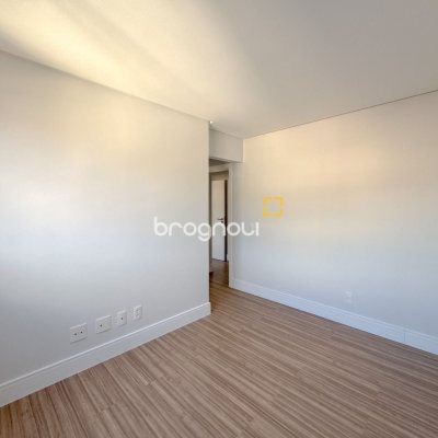 Apartamento com 123m², 3 quartos (sendo 2 suítes), 2 garagens, no bairro Beira Mar Norte em Florianópolis