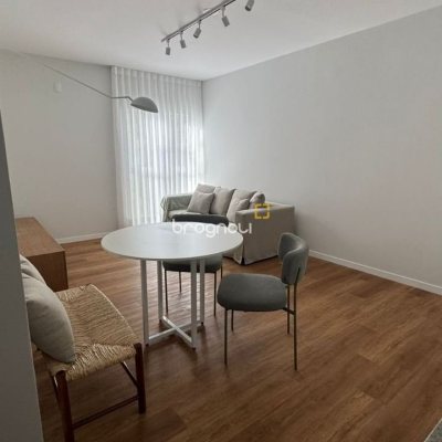 Apartamento com 71m², 2 quartos, 1 garagem, no bairro Córrego Grande em Florianópolis