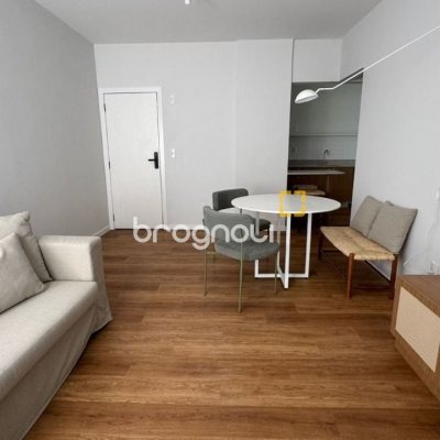 Apartamento com 71m², 2 quartos, 1 garagem, no bairro Córrego Grande em Florianópolis