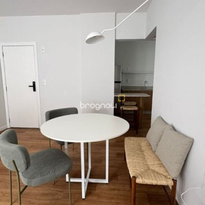 Apartamento com 71m², 2 quartos, 1 garagem, no bairro Córrego Grande em Florianópolis