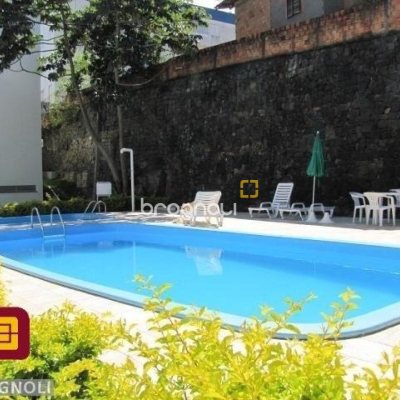 Apartamento com 71m², 2 quartos, 1 garagem, no bairro Córrego Grande em Florianópolis