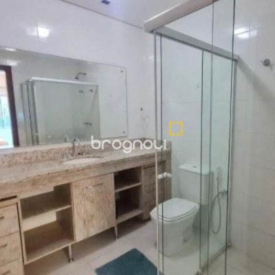 Apartamento com 138m², 2 quartos (sendo 2 suítes), 1 garagem, no bairro Campeche em Florianópolis
