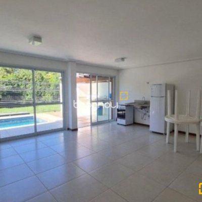 Apartamento com 138m², 2 quartos (sendo 2 suítes), 1 garagem, no bairro Campeche em Florianópolis