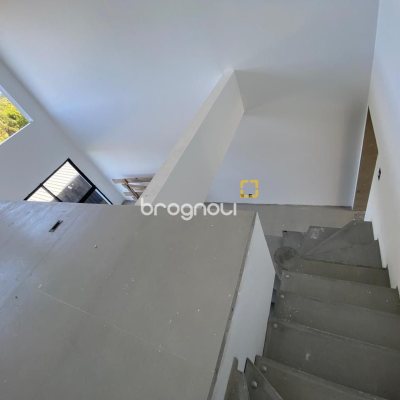 Apartamento com 60m², 1 quarto (sendo 1 suíte), 1 garagem, no bairro Campeche em Florianópolis