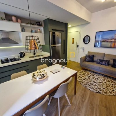 Apartamento com 39m², 1 quarto, 1 garagem, no bairro Centro em Florianópolis