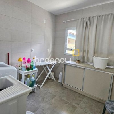 Casa de Condomínio com 158m², 3 quartos (sendo 1 suíte), 2 garagens, no bairro Vargem Grande em Florianópolis