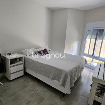 Casa de Condomínio com 158m², 3 quartos (sendo 1 suíte), 2 garagens, no bairro Vargem Grande em Florianópolis