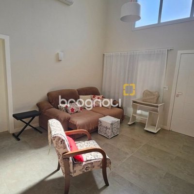 Casa de Condomínio com 158m², 3 quartos (sendo 1 suíte), 2 garagens, no bairro Vargem Grande em Florianópolis