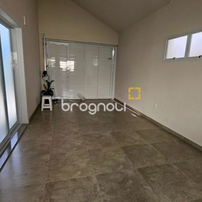 Casa de Condomínio com 158m², 3 quartos (sendo 1 suíte), 2 garagens, no bairro Vargem Grande em Florianópolis