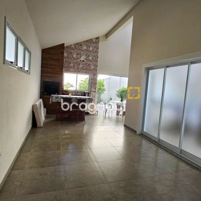 Casa de Condomínio com 158m², 3 quartos (sendo 1 suíte), 2 garagens, no bairro Vargem Grande em Florianópolis