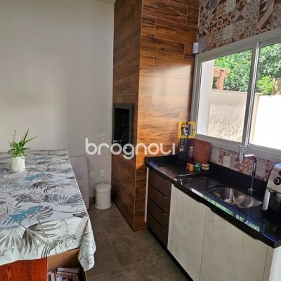 Casa de Condomínio com 158m², 3 quartos (sendo 1 suíte), 2 garagens, no bairro Vargem Grande em Florianópolis