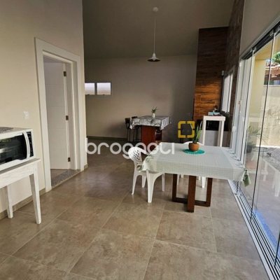Casa de Condomínio com 158m², 3 quartos (sendo 1 suíte), 2 garagens, no bairro Vargem Grande em Florianópolis