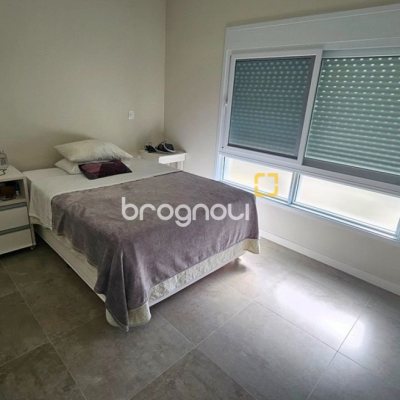Casa de Condomínio com 158m², 3 quartos (sendo 1 suíte), 2 garagens, no bairro Vargem Grande em Florianópolis