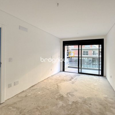 Apartamento com 210m², 4 quartos (sendo 4 suítes), 2 garagens, no bairro Jurerê em Florianópolis