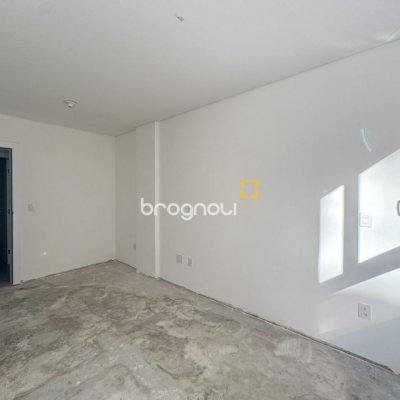 Apartamento com 210m², 4 quartos (sendo 4 suítes), 2 garagens, no bairro Jurerê em Florianópolis
