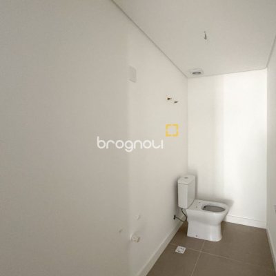 Apartamento com 210m², 4 quartos (sendo 4 suítes), 2 garagens, no bairro Jurerê em Florianópolis
