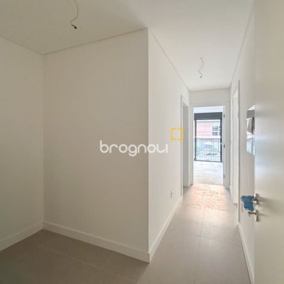 Apartamento com 210m², 4 quartos (sendo 4 suítes), 2 garagens, no bairro Jurerê em Florianópolis
