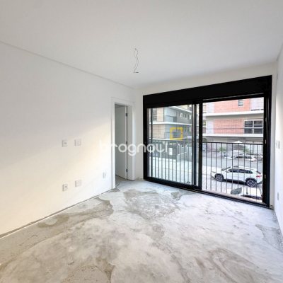 Apartamento com 210m², 4 quartos (sendo 4 suítes), 2 garagens, no bairro Jurerê em Florianópolis