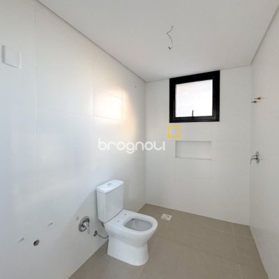 Apartamento com 210m², 4 quartos (sendo 4 suítes), 2 garagens, no bairro Jurerê em Florianópolis