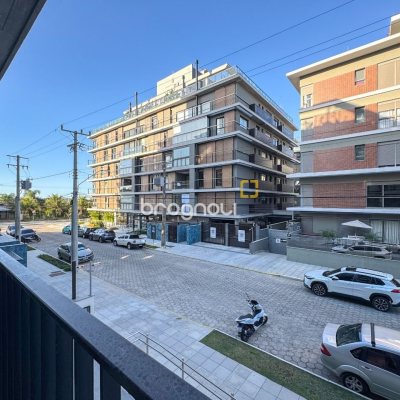 Apartamento com 210m², 4 quartos (sendo 4 suítes), 2 garagens, no bairro Jurerê em Florianópolis
