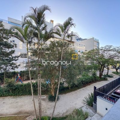 Apartamento com 210m², 4 quartos (sendo 4 suítes), 2 garagens, no bairro Jurerê em Florianópolis