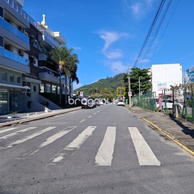 Apartamento com 123m², 3 quartos (sendo 1 suíte), 2 garagens, no bairro Canasvieiras em Florianópolis