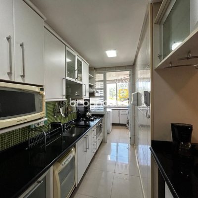 Apartamento com 123m², 3 quartos (sendo 1 suíte), 2 garagens, no bairro Canasvieiras em Florianópolis