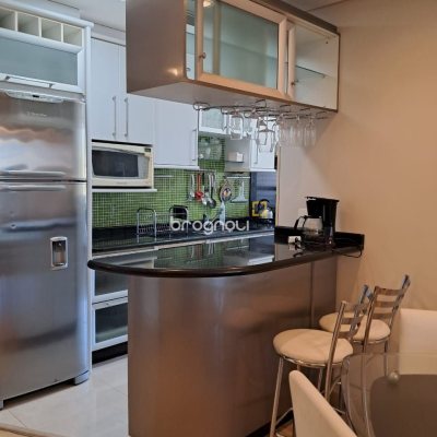 Apartamento com 123m², 3 quartos (sendo 1 suíte), 2 garagens, no bairro Canasvieiras em Florianópolis