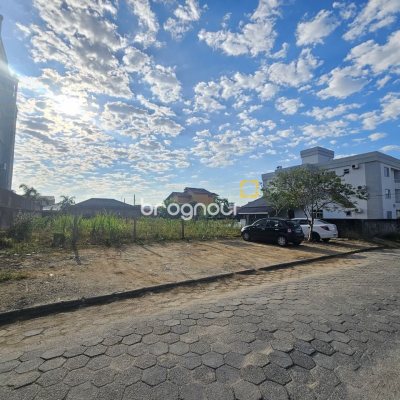 Terreno com 1203m², no bairro Rio Grande em Palhoça
