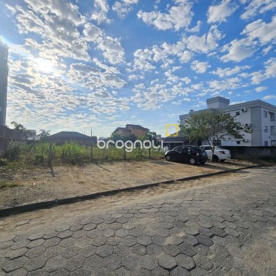 Terreno com 1203m², no bairro Rio Grande em Palhoça