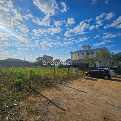 Terreno com 1203m², no bairro Rio Grande em Palhoça