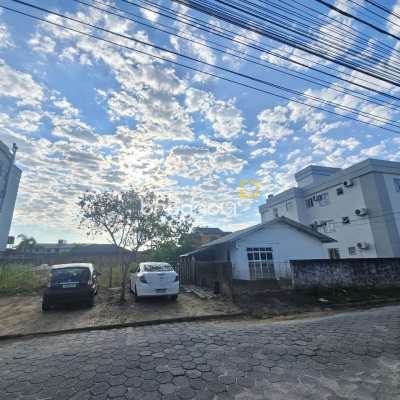Terreno com 1203m², no bairro Rio Grande em Palhoça