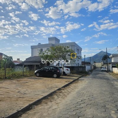 Terreno com 1203m², no bairro Rio Grande em Palhoça