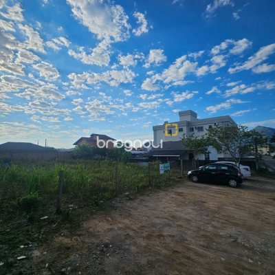 Terreno com 1203m², no bairro Rio Grande em Palhoça