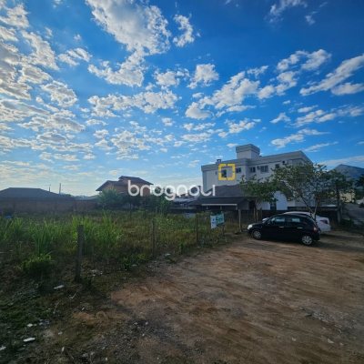 Terreno com 1203m², no bairro Rio Grande em Palhoça