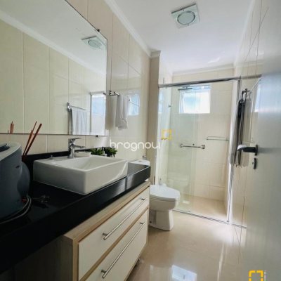 Apartamento com 127m², 3 quartos (sendo 3 suítes), 2 garagens, no bairro Barra Sul em Balneário Camboriú