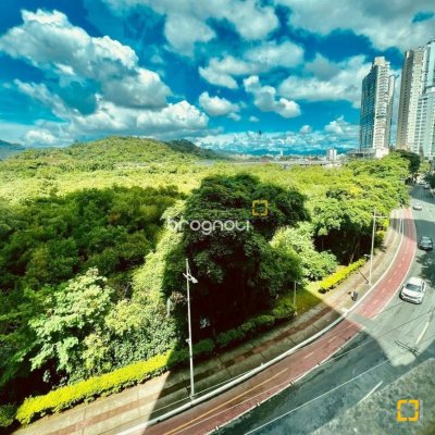 Apartamento com 127m², 3 quartos (sendo 3 suítes), 2 garagens, no bairro Barra Sul em Balneário Camboriú