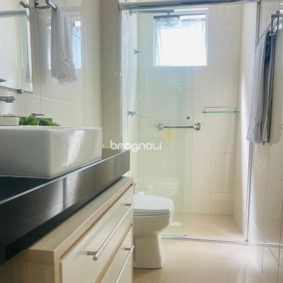 Apartamento com 127m², 3 quartos (sendo 3 suítes), 2 garagens, no bairro Barra Sul em Balneário Camboriú