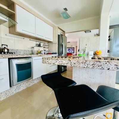 Apartamento com 127m², 3 quartos (sendo 3 suítes), 2 garagens, no bairro Barra Sul em Balneário Camboriú